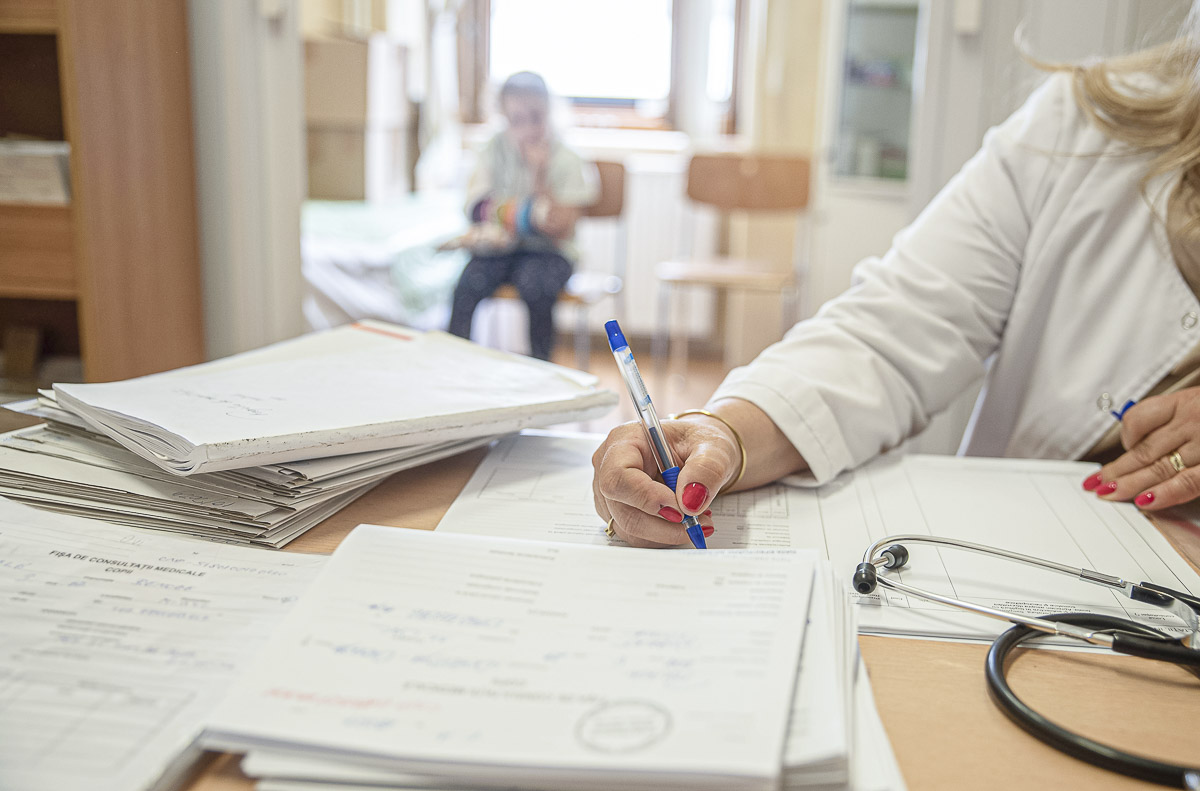 Lázcsillapítóval az iskolapadba